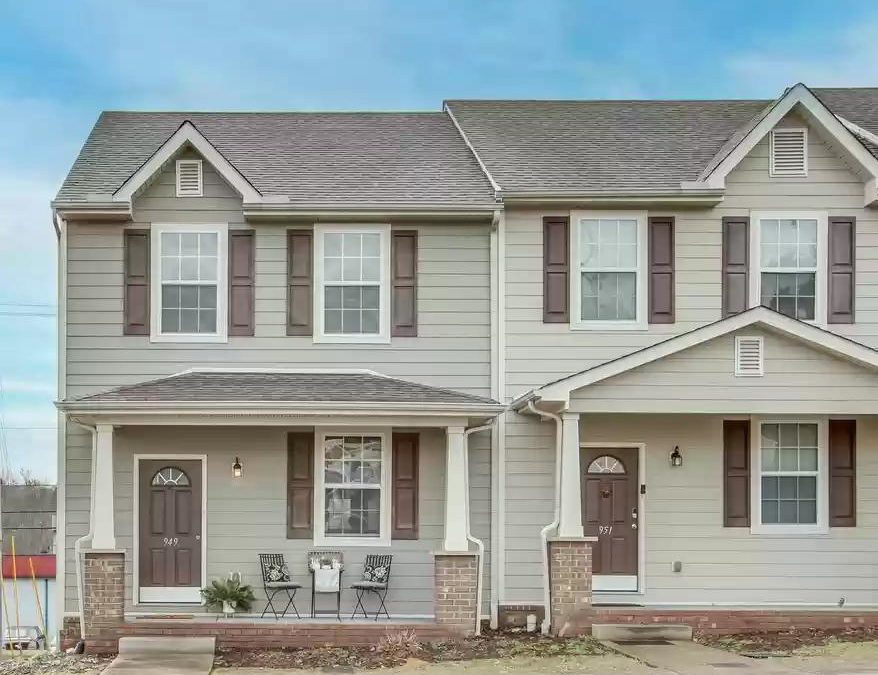 Townhome 2 bed 2.5 bath