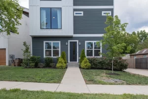Nashville homes for sale with a pond, Nashville homes for sale with a lake view, Nashville homes for sale with a fenced-in yard under $150,000, Nashville homes for sale with a large porch,