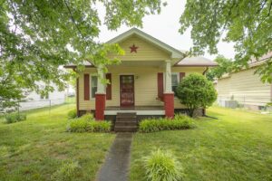 Nashville homes for sale with a large living room, Nashville homes for sale with a big master bedroom under $250,000, Nashville homes for sale with a separate dining room