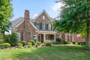 Nashville homes for sale with a sunken living room, Nashville homes for sale with a fireplace under $150,000, Nashville homes for sale with a large deck, Nashville homes for sale with a bonus room under $200,000, Nashville homes for sale with a big