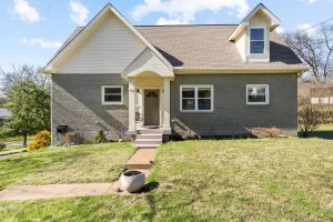 Nashville homes for sale with a first-floor laundry room, Nashville homes for sale in neighborhoods with easy access to highways, Nashville homes for sale with a finished basement under $300,000,