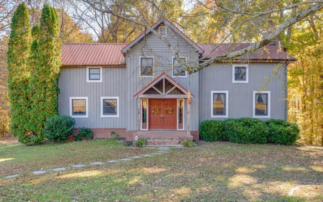 302 Peabody Rd, Charlotte, TN 37036