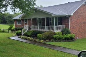 Nashville homes for sale in neighborhoods with good schools, Nashville homes for sale with low HOA fees, Nashville homes for sale with a pool under $300,000, Nashville homes for sale with a lot of natural ligh