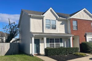 Nashville homes for sale with a pantry in the kitchen, Nashville homes for sale in quiet area, Nashville homes for sale in quiet neighborhoods with mature trees,