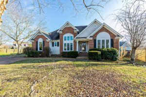 Nashville homes for sale with a big master bedroom under $250,000, Nashville homes for sale with a separate dining room, Nashville homes for sale with a sunken living room,