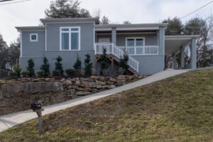 Nashville homes for sale with a fireplace under $150,000, Nashville homes for sale with a large deck, Nashville homes for sale with a bonus room under $200,000,