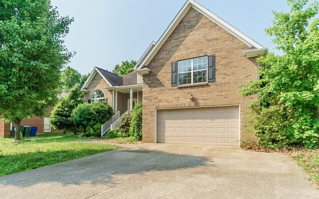 304 Holly Ln, White House, TN 37188