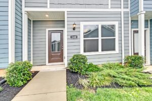 Nashville homes for sale with a fenced-in yard under $150,000, Nashville homes for sale with a large porch, Nashville homes for sale with a corner lot under $200,000,