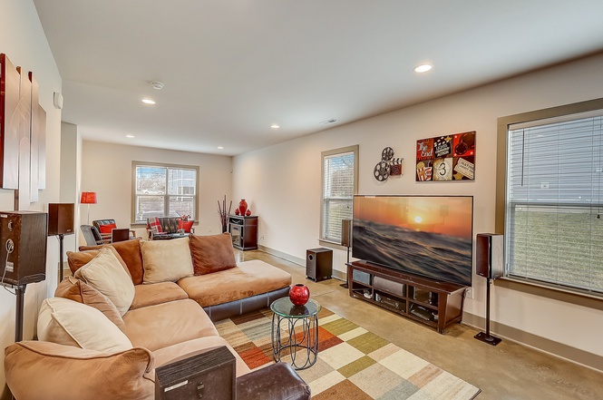 2140 15th Ave N, Nashville, TN 37208