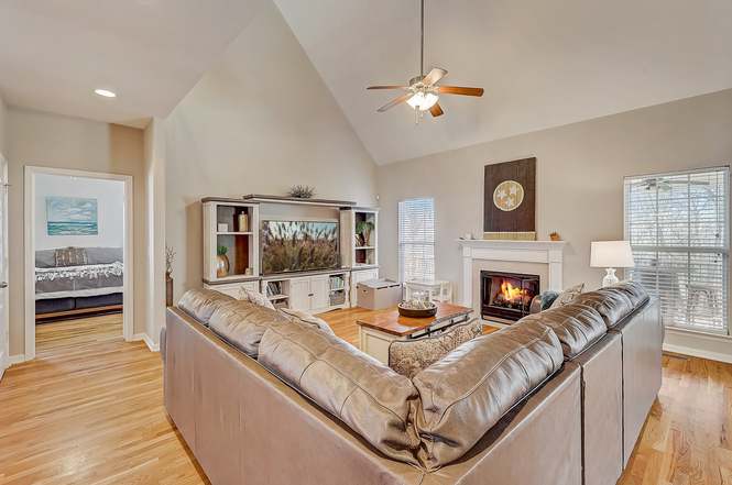 852 Fonnic Dr, Nashville, TN 37207