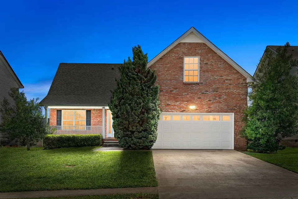 1569 Buchanon Dr, Clarksville, TN 37042