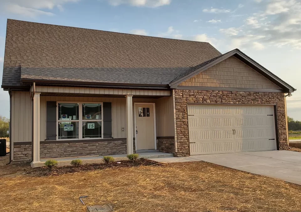 2837 Valley Farms Dr, Christiana, TN 37037