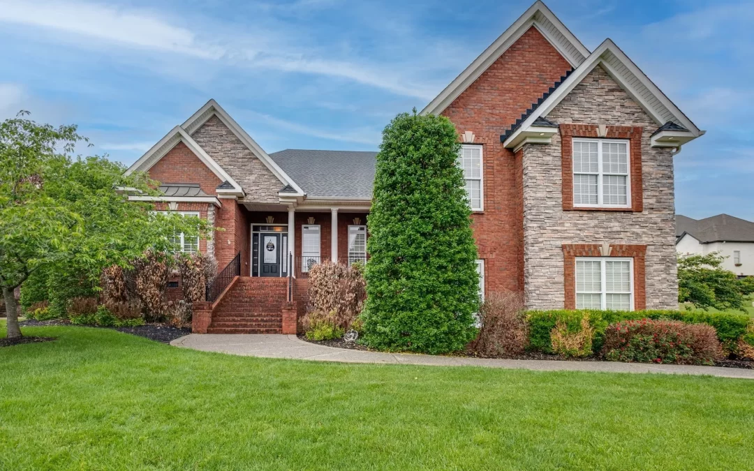 1075 Dorset Dr, Hendersonville, TN 37075