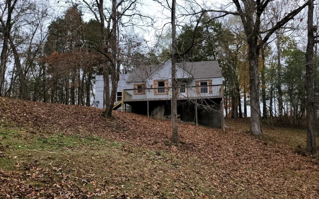 1040 Overlook Dr, Ashland City, TN 37015