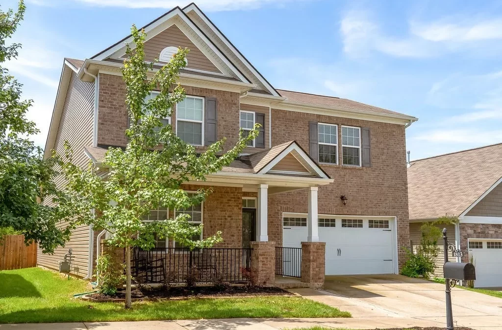 1813 Stonewater Dr, Hermitage, TN 37076